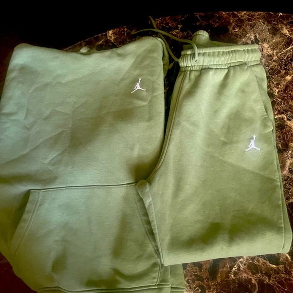Men’s sz small Jordan Sweatsuit - Picture 1 of 1